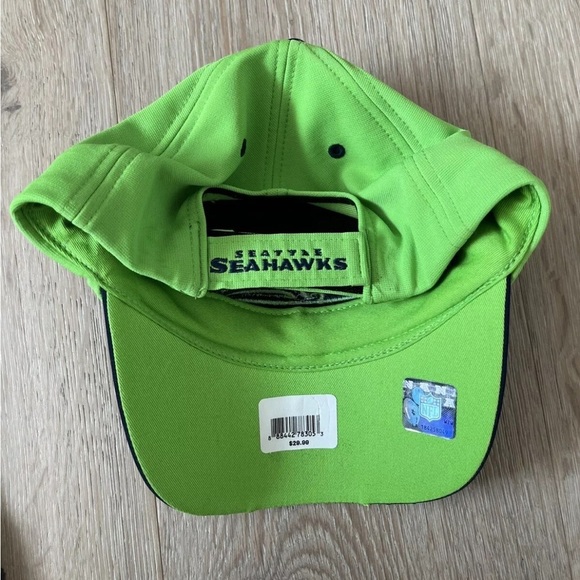 Seattle Seahawks Flex Fit NFL Vertical Solo One Size Fits All Hat Cap *D27 - Picture 3 of 3